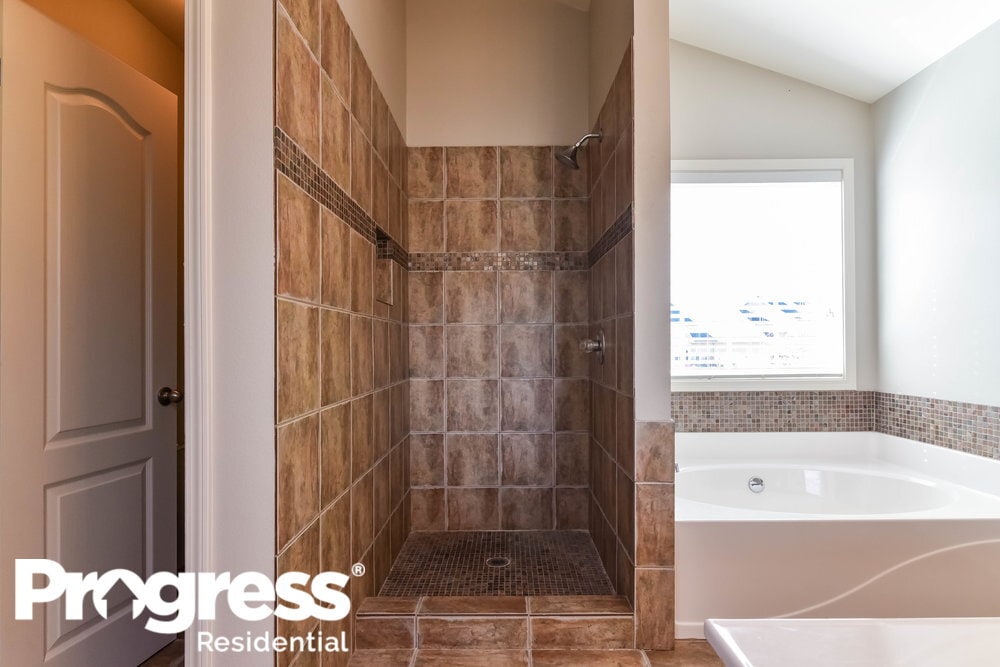 Building Photo - 6522 Silk Tree Pointe
