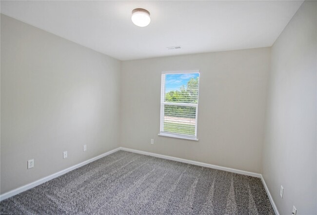 Building Photo - 143 Stonewall Creek Dr