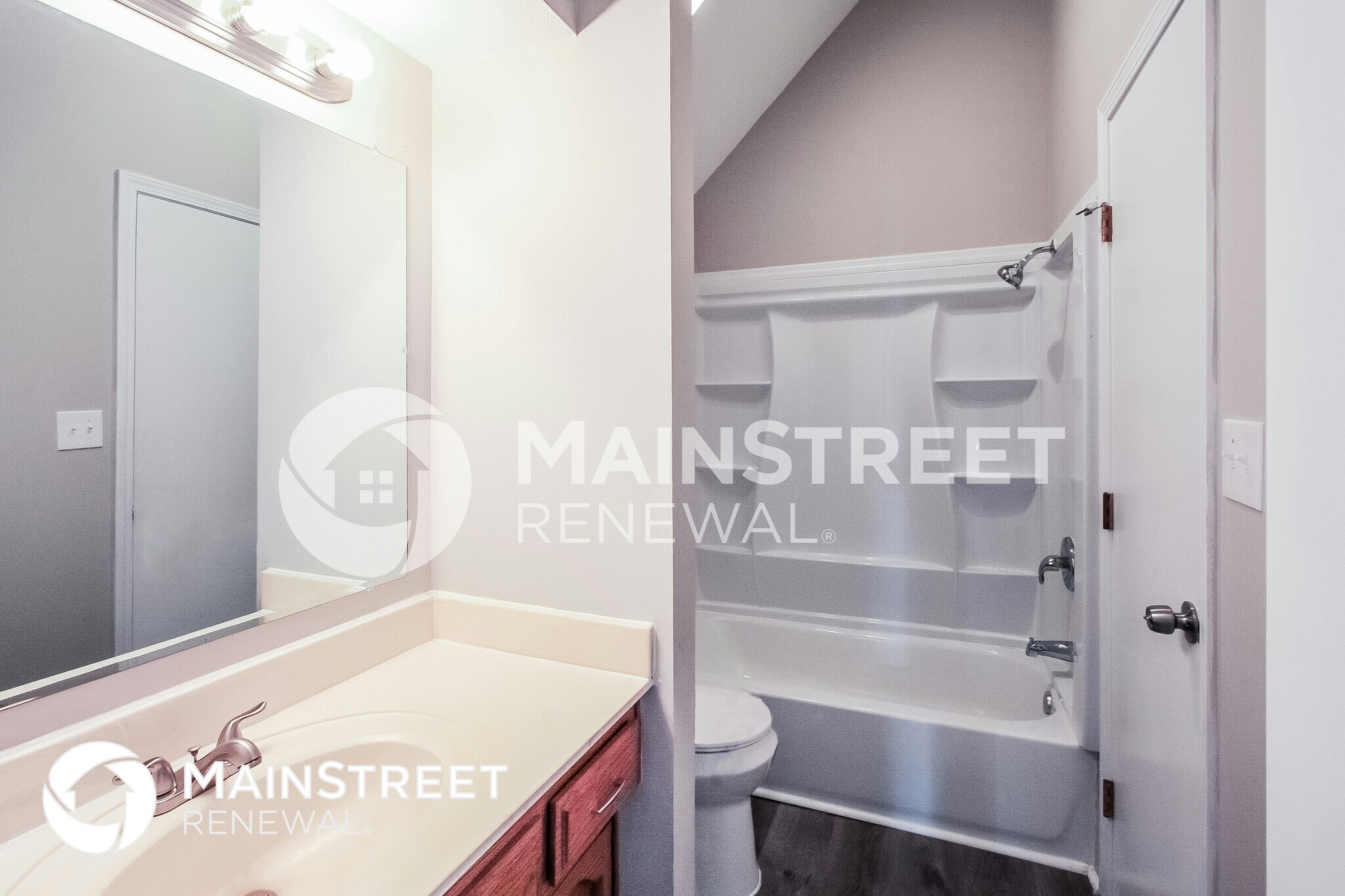 Building Photo - 8425 N Chatham Ave