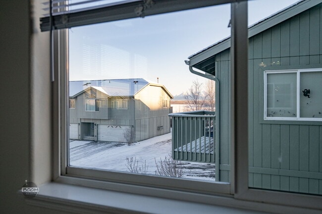 Building Photo - 401 S Wasilla St