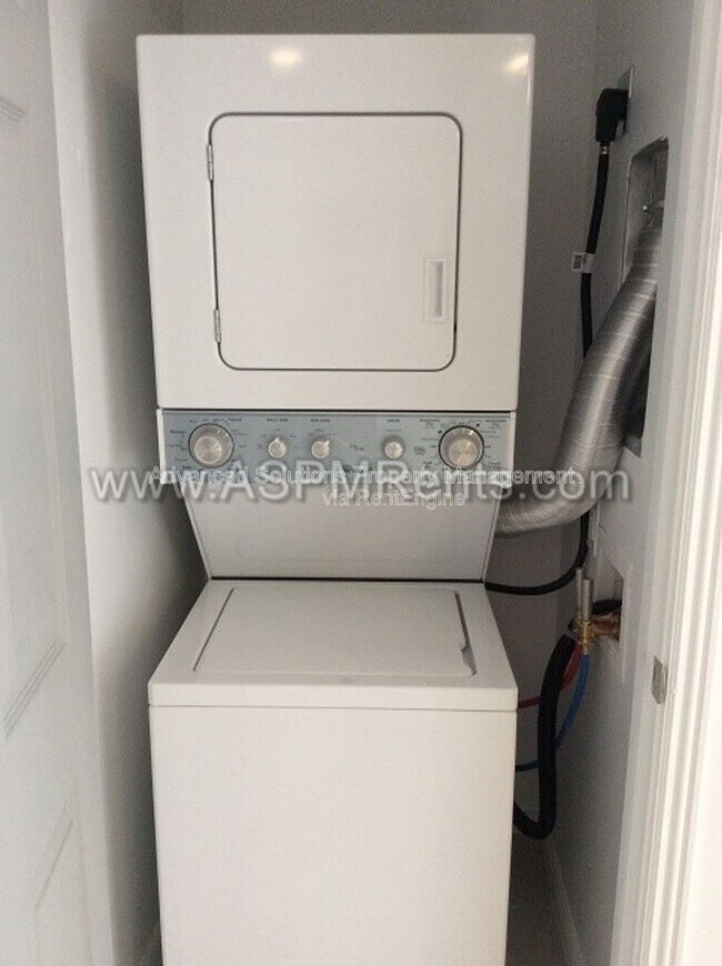 Building Photo - 619 E 5th Ave