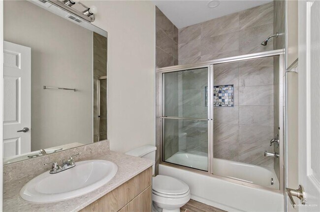 Building Photo - 10 N Hester St