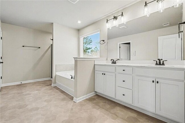 Building Photo - 377 Waterbluff Dr SW