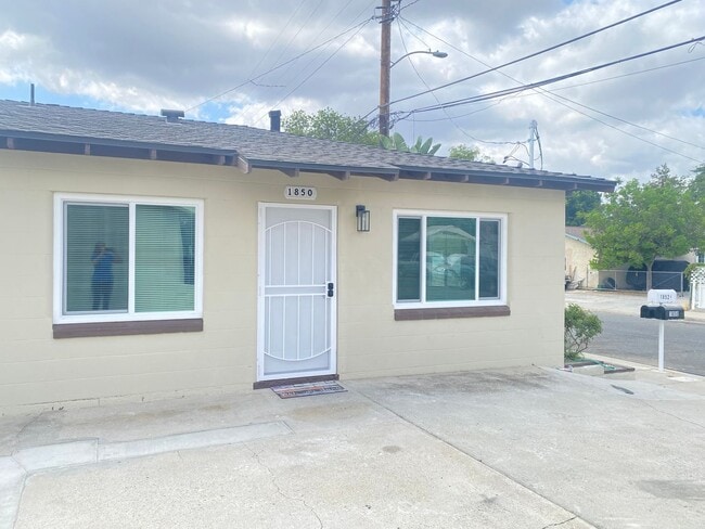 Primary Photo - Remodeled 1 bed, 1 bath Condo in Central S...