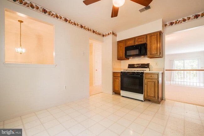 Building Photo - 7711 Shootingstar Dr