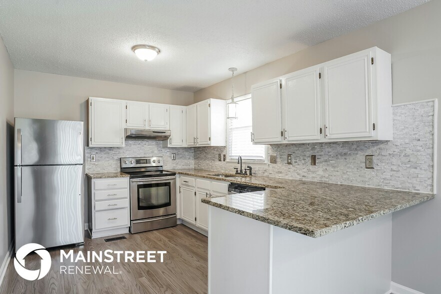 Building Photo - 4210 Queen Victoria Pl