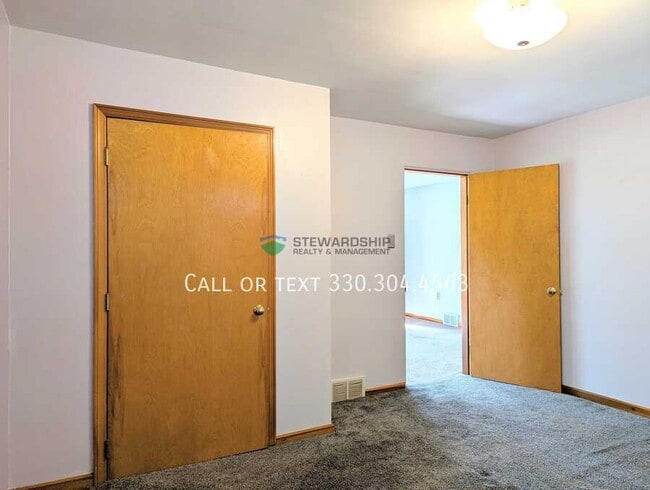 Building Photo - 1060 Richard Ave SW