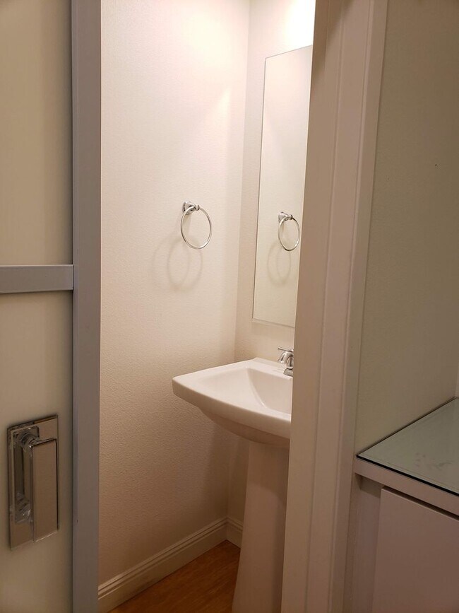 Building Photo - Otay Mesa: 2bd/3.5ba Playa Del Sol Multi Level Townhome