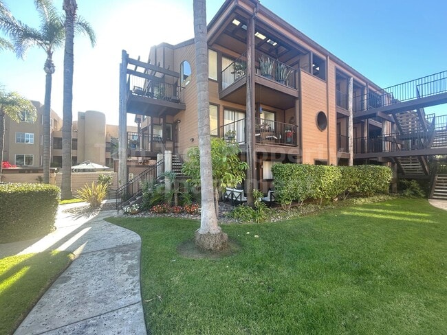 Primary Photo - **Beautiful, Fully-Furnished 2 bed / 2.5 bath Townhome in Coastal Carlsbad - Available NOW**