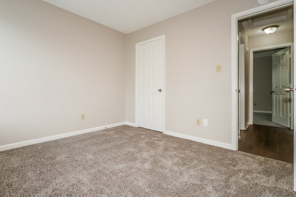 Building Photo - 3840 Clarion Dr
