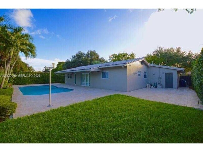 Building Photo - 14001 Cypress Ct