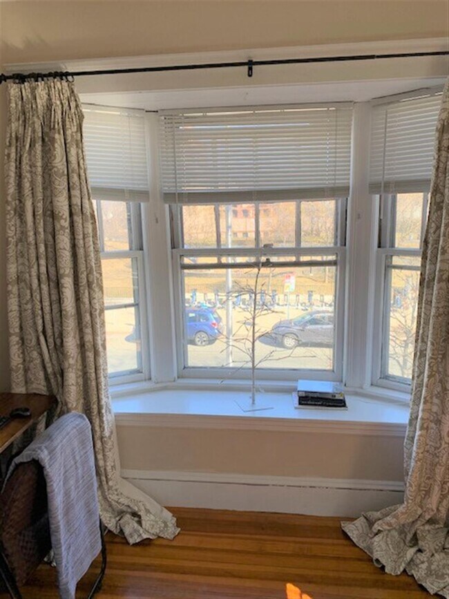 Building Photo - 450 Broadway