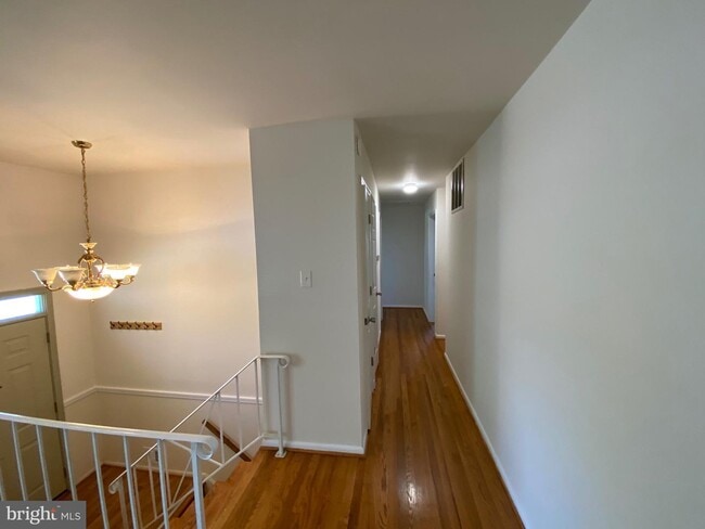 Building Photo - 5614 Duchaine Dr