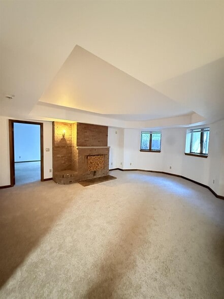 Building Photo - 175 Summer St