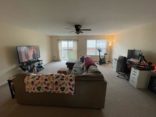 Building Photo - 32 Sanford Dr