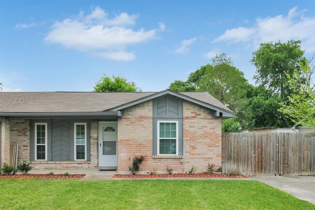 Primary Photo - 12714 Summer Mill Dr