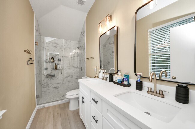 Building Photo - 19903 Bettencourt Ln