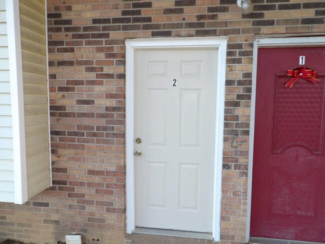 Building Photo - 217 Landings Dr