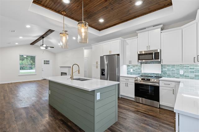 Building Photo - 5623 Barkridge Dr