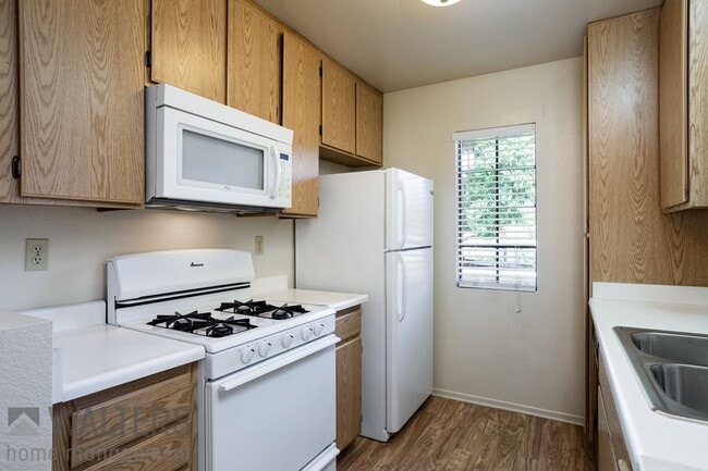 Building Photo - ***NEW LISTING: 2bd Upper Level in Terra V...