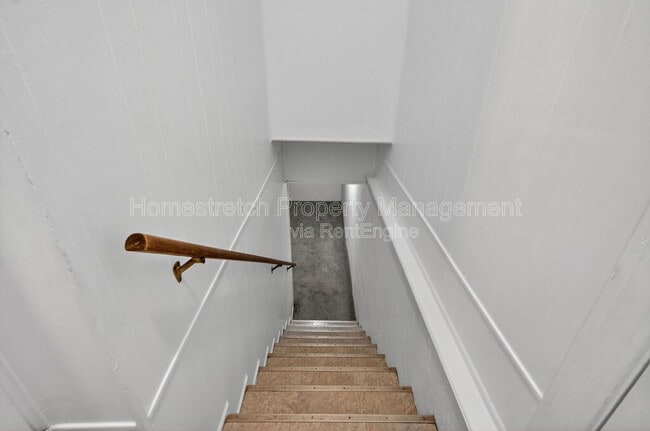 Building Photo - 2 Canary Ct