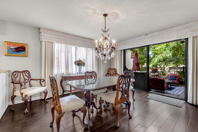 Building Photo - 4953 Lakeridge Terrace W