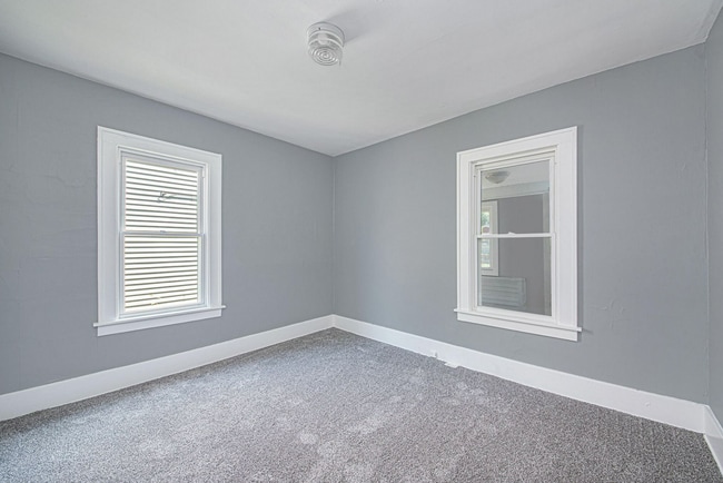 Building Photo - 817 Dorchester Ave SW