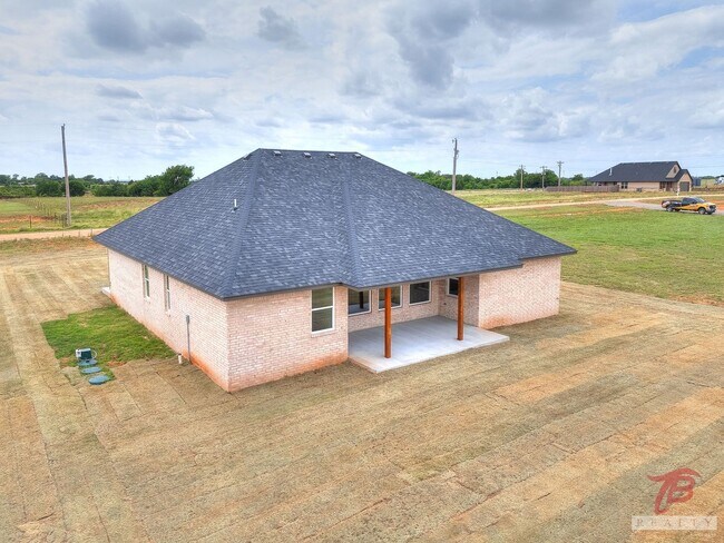 Building Photo - 1321 Chisholm Trail