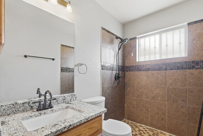 Building Photo - 6900 Imperial Ridge Dr