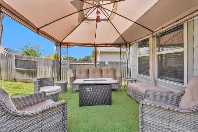 Building Photo - 18544 Meadow Point Ln