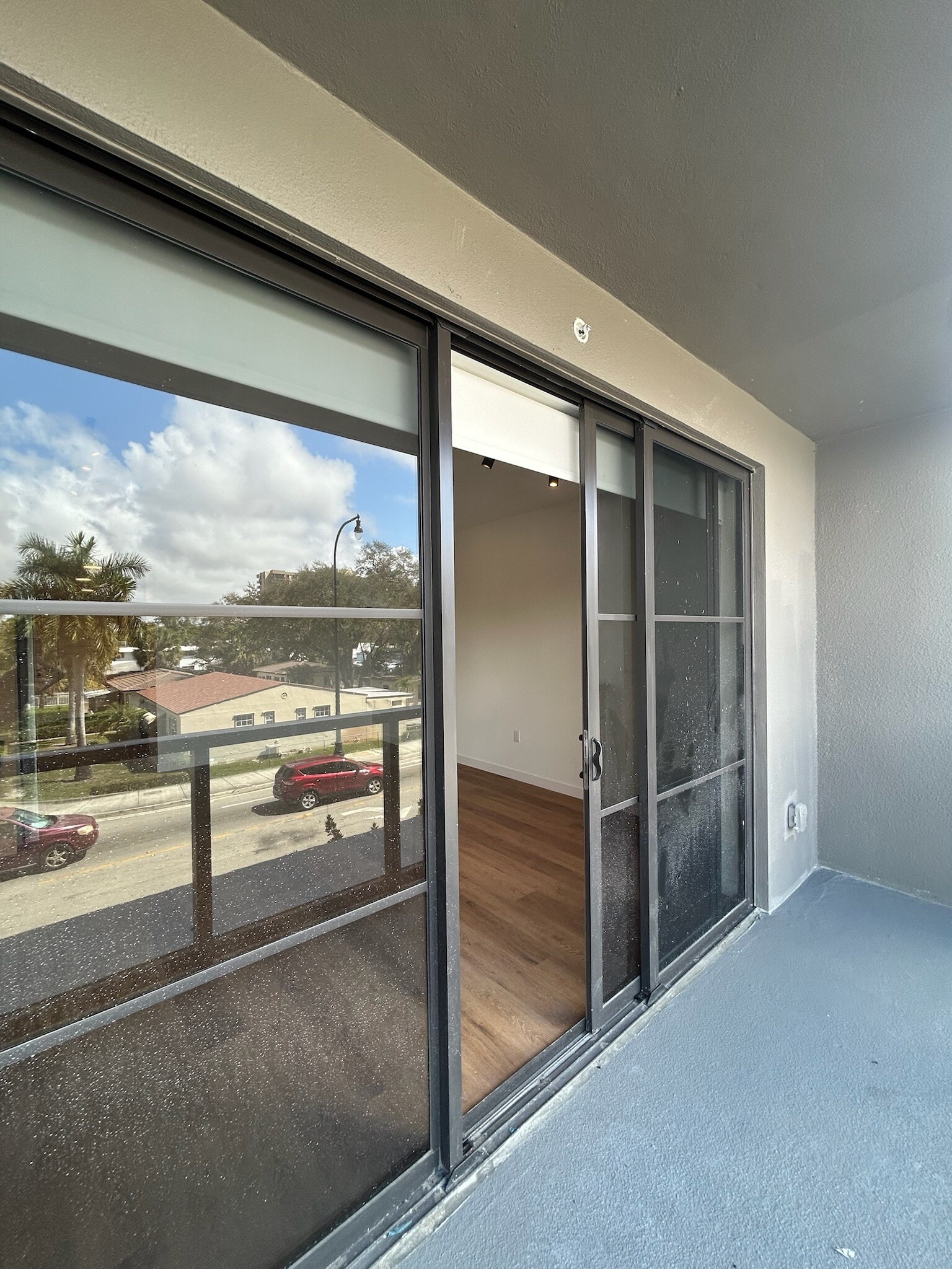 Building Photo - 1625 NE 124th St