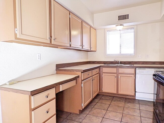 Building Photo - 4232 Ave Palermo