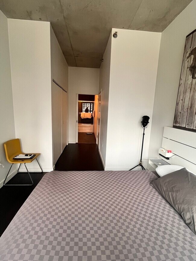 Building Photo - 235 W Van Buren St