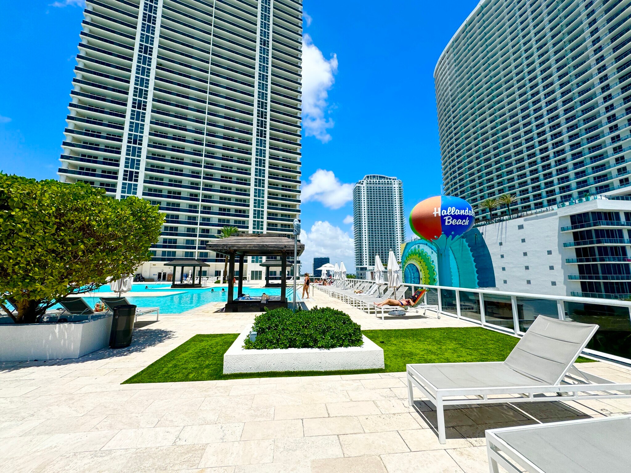 Building Photo - 1800 S Ocean Dr