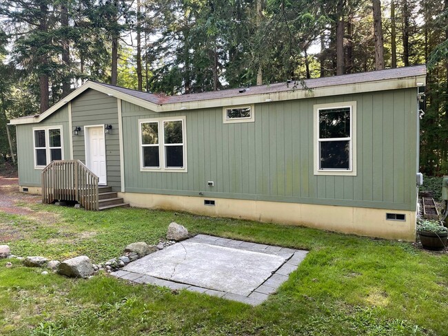 Building Photo - Lovely 3 bedroom Modular Home