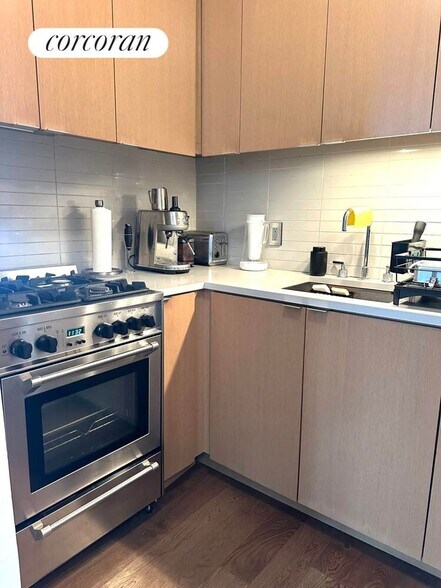 Building Photo - 225 Rector Pl