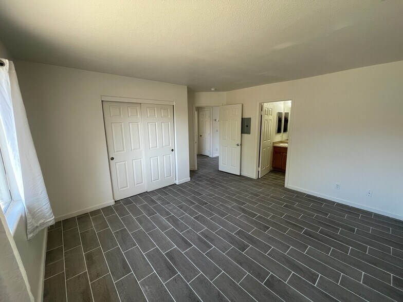 Building Photo - 6686 Palo Verde Ave