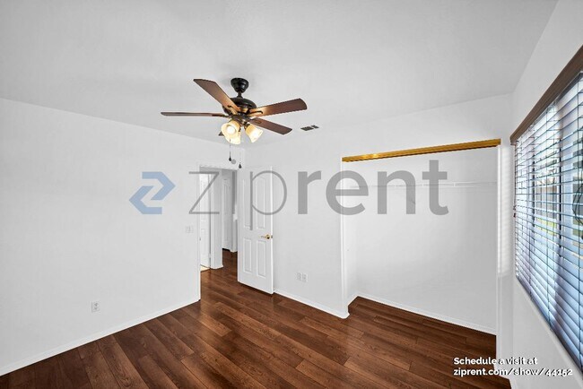 Building Photo - 27015 Hemingway Ct