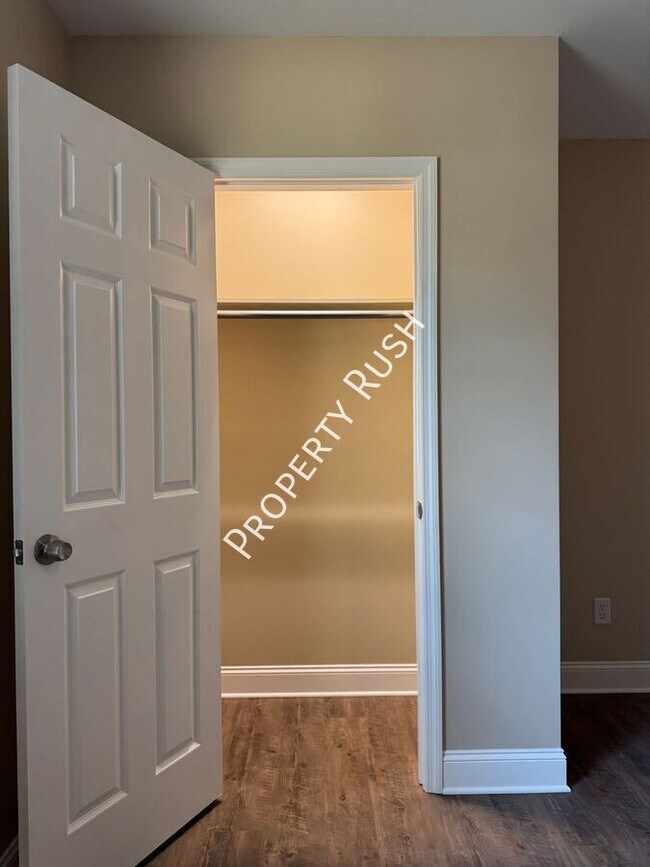 Building Photo - 8430 Springfield Rd