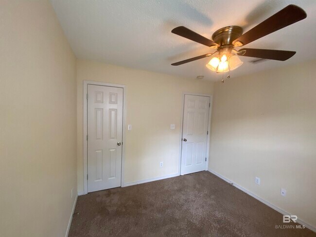 Building Photo - 9064 Brookside Ln