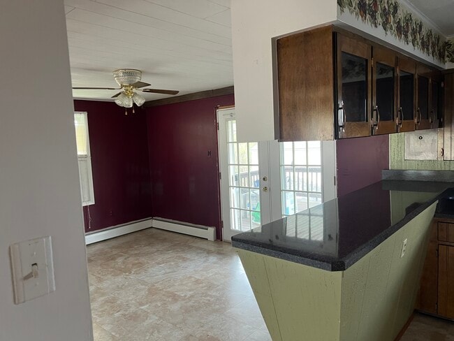 dining room - 66165 N Moss Run Rd