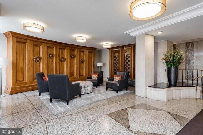 Building Photo - 1111 University Blvd W