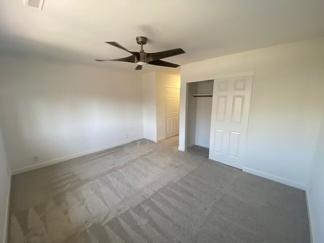 Building Photo - 434 Creekside Ln