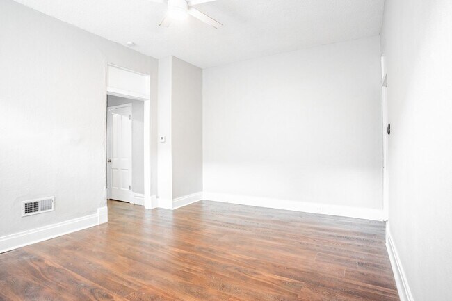 Building Photo - Henrietta Pl