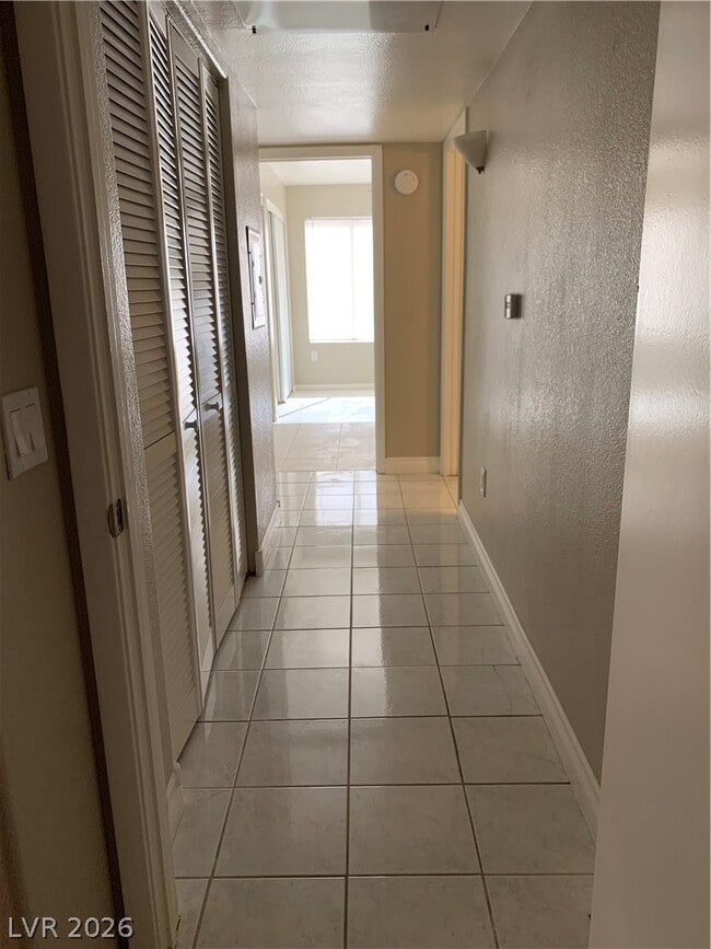 Building Photo - 5710 E Tropicana Ave