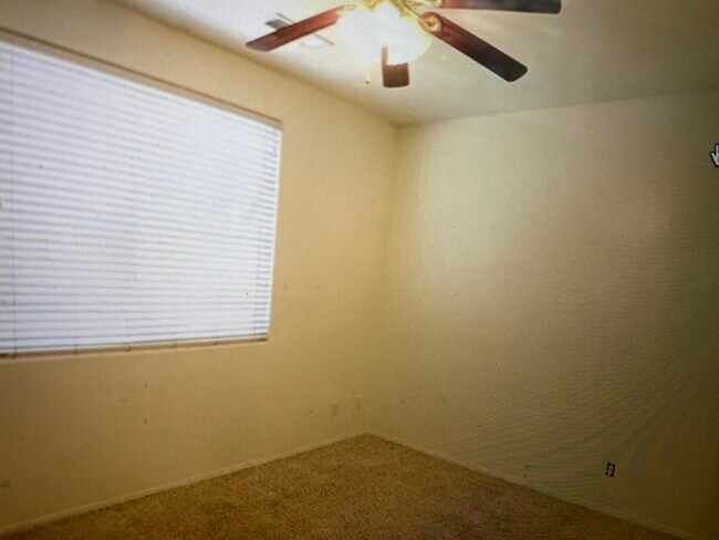 Building Photo - 1013 Eagle Ln