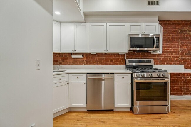 Building Photo - 815 Willow Ave