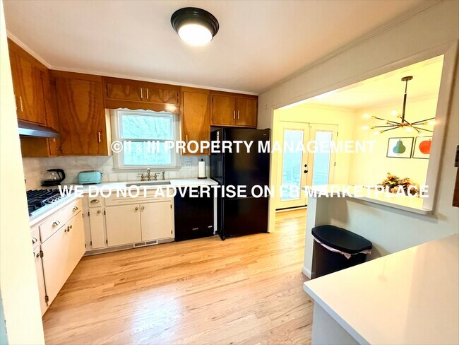 Building Photo - 9602 Hayes Dr