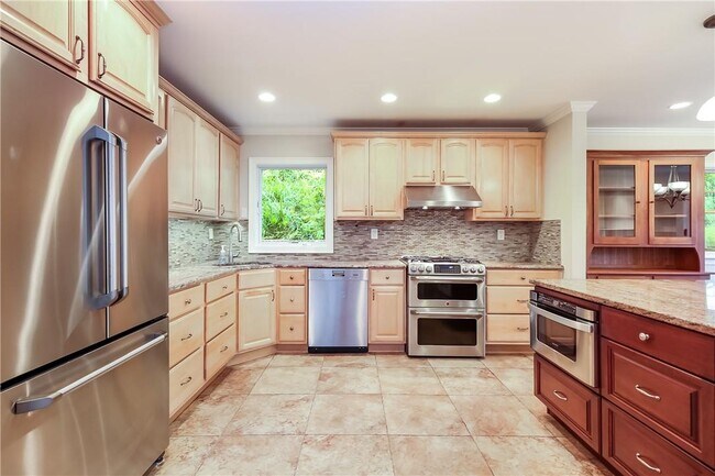 Building Photo - 81 Edgemont Rd
