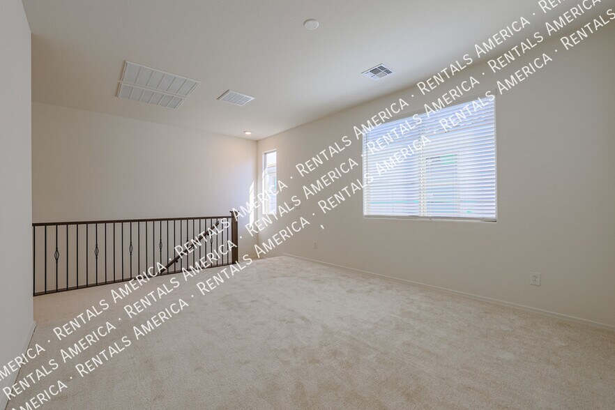Building Photo - 10036 E Tiburon Ave